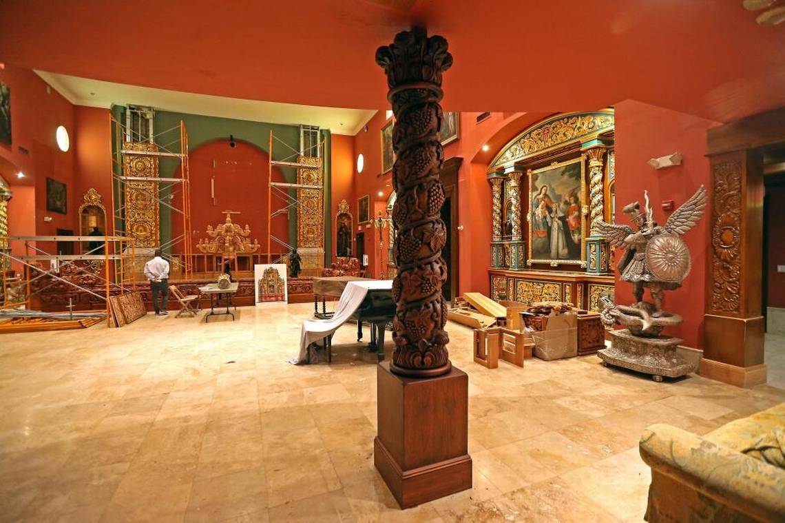 Art restoration studio inside La Casa